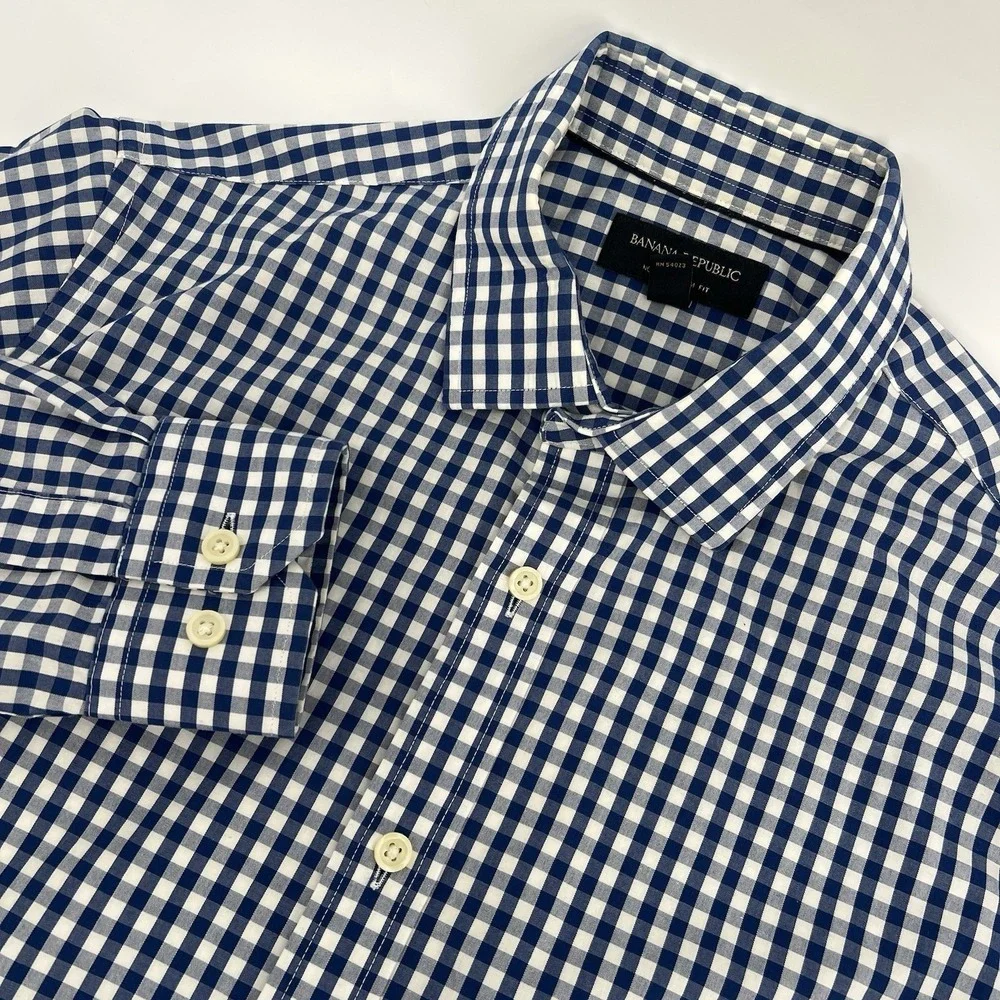 Banana Republic Men's Shirt Size SMALL 14-14 1/2 Slim Fit Blue Check Long Sleeve